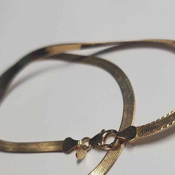 Milor Gold Tone Necklace - Picture 2 of 3